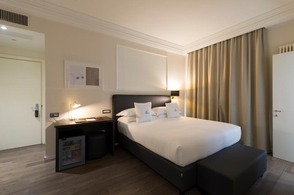 SUPERIOR, SINGLE, DOUBLE BED