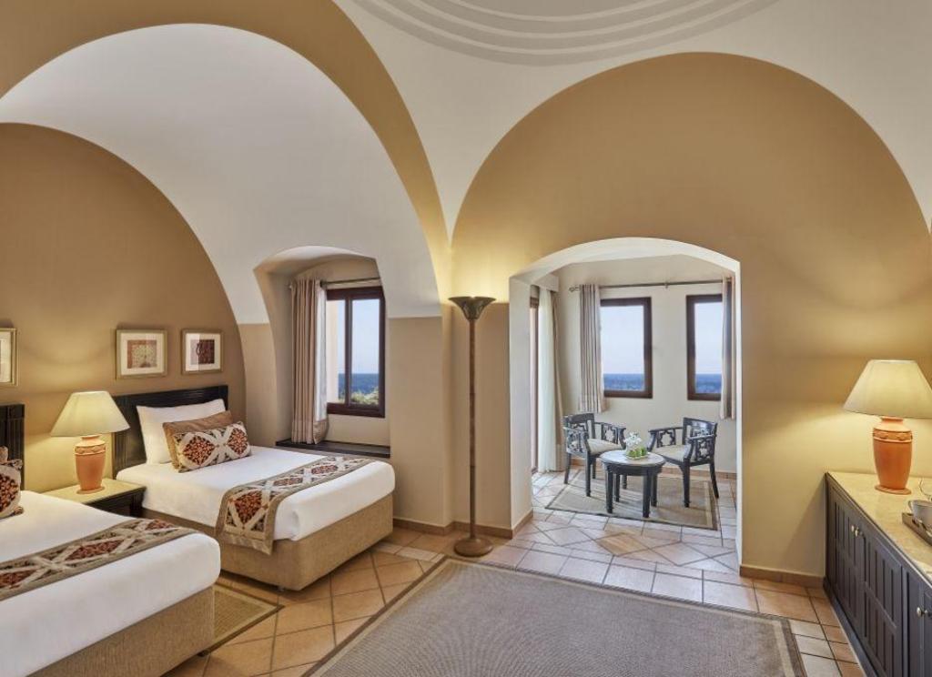 DELUXE SEA VIEW ROOM
