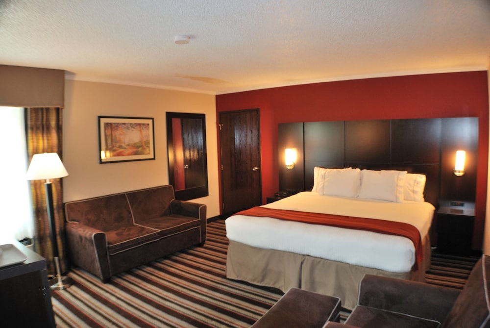 Holiday Inn Express Nashville W I40/Whitebridge Rd 21/47