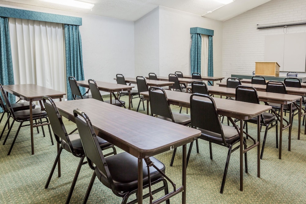 Quality Inn & Suites Altamonte Springs Orlando-North 32/41