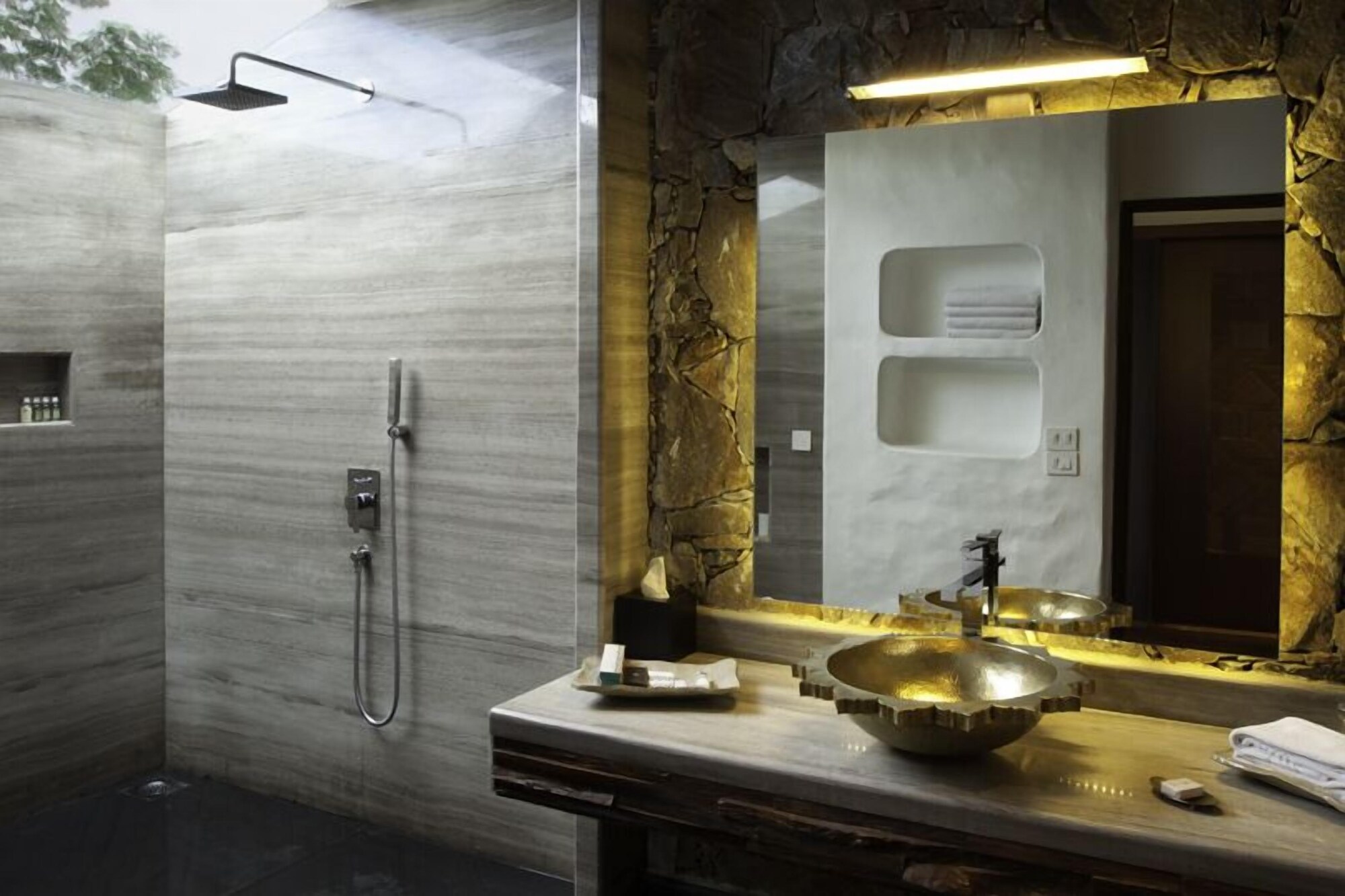 Courtyard, Superior, Single Bed، The Serai Bandipur 3/3