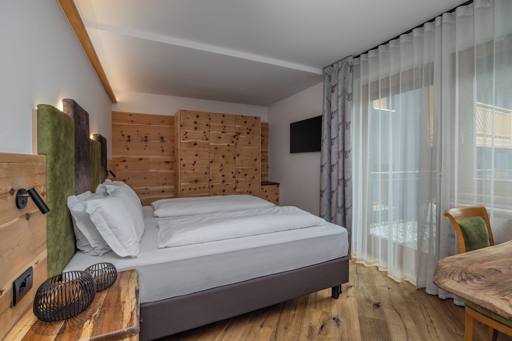 Harmony, King Bed