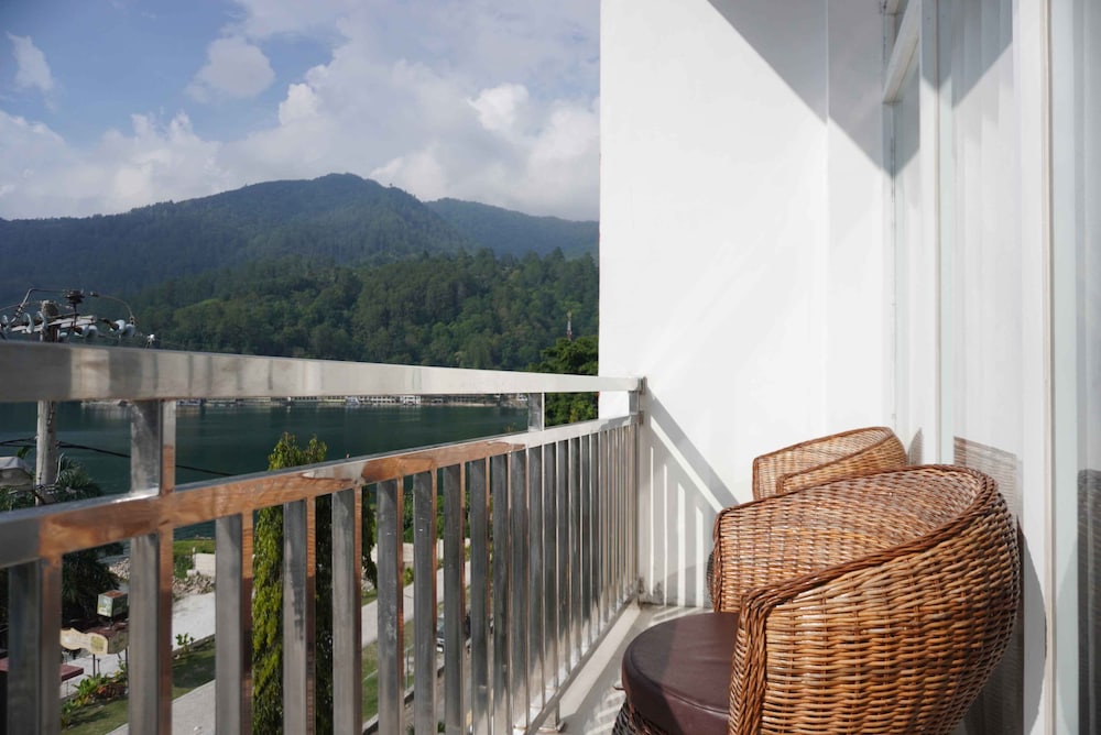 Grand Tamaro Hotel Parapat 2/49