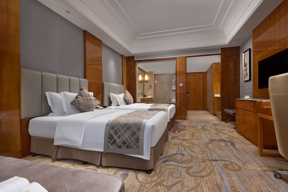 DELUXE, TWIN BEDS