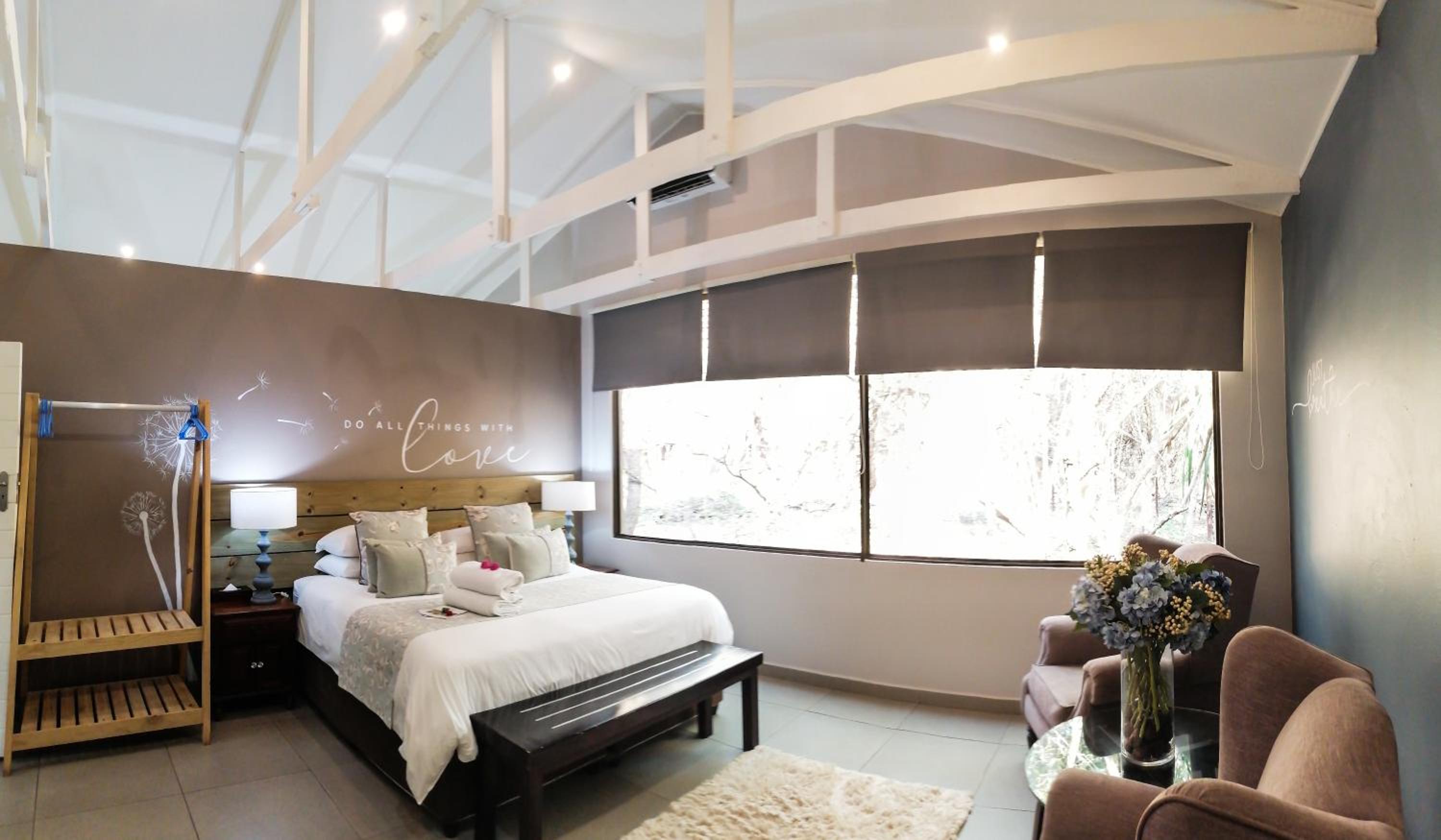 جناح ديلوكس، Emdoneni Lodge with Animal Care and Rehab Centre 2/6