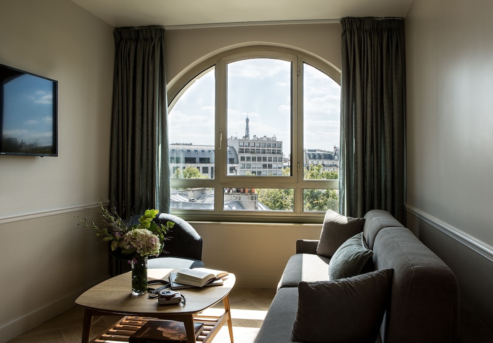 Royal Garden Champs Elysees 48/83