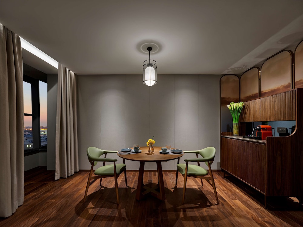 Hilton Shanghai Hongqiao Hotel 56/70