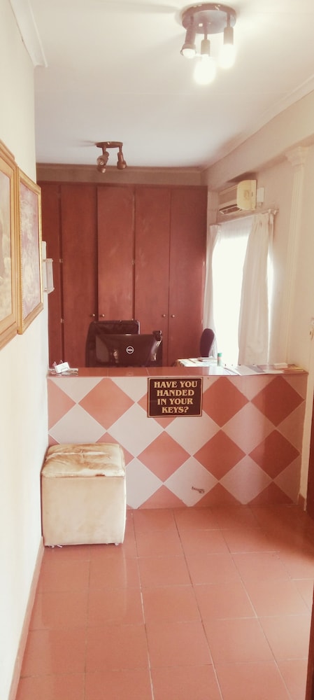 Valley View Guest House 4/46