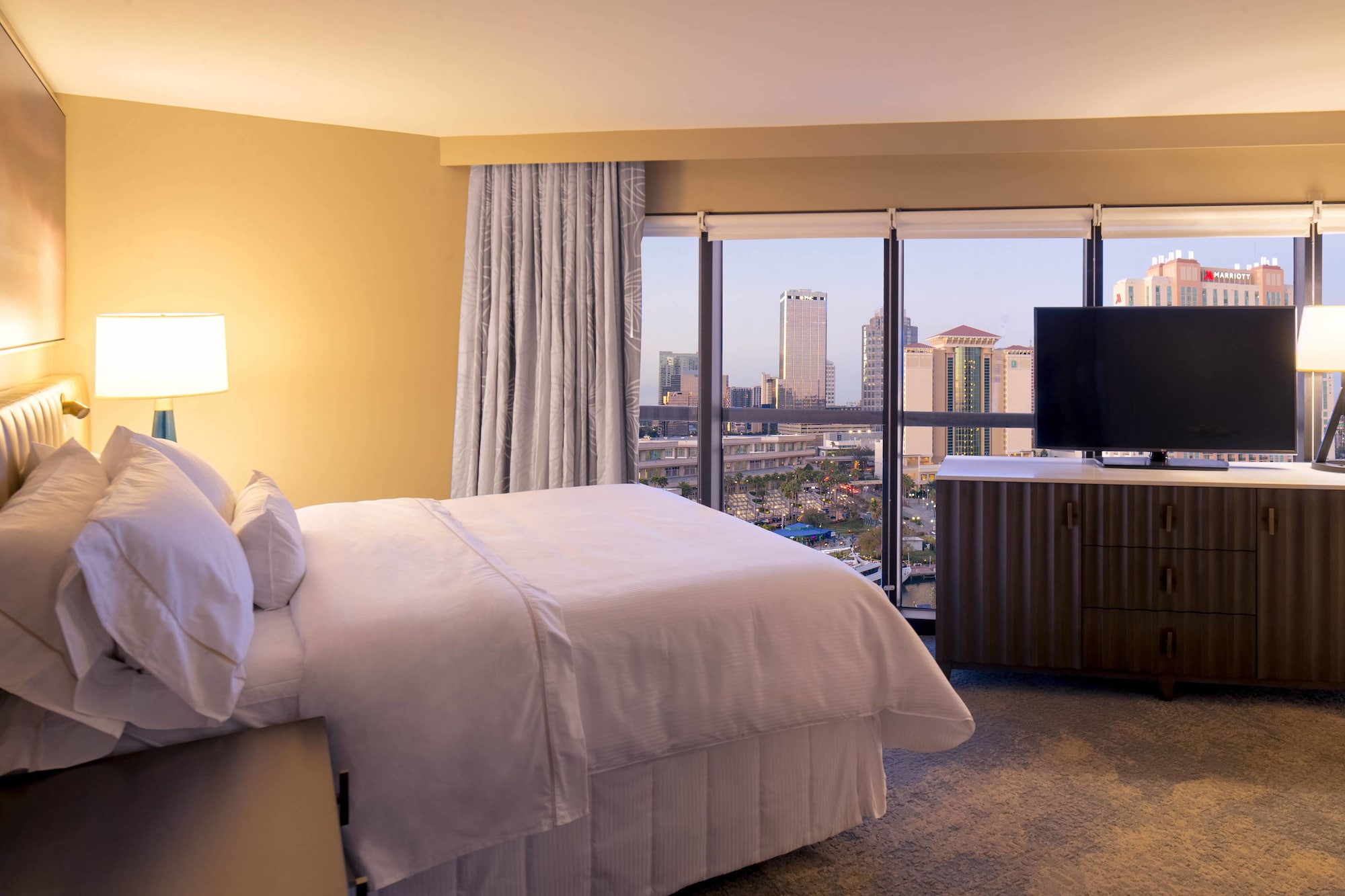 1 Bedroom, Executive, Suite, King Bed, Bay View, Sofa