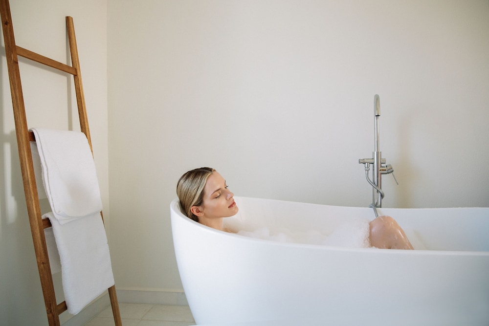 Ammothines Cycladic Suites 6/59