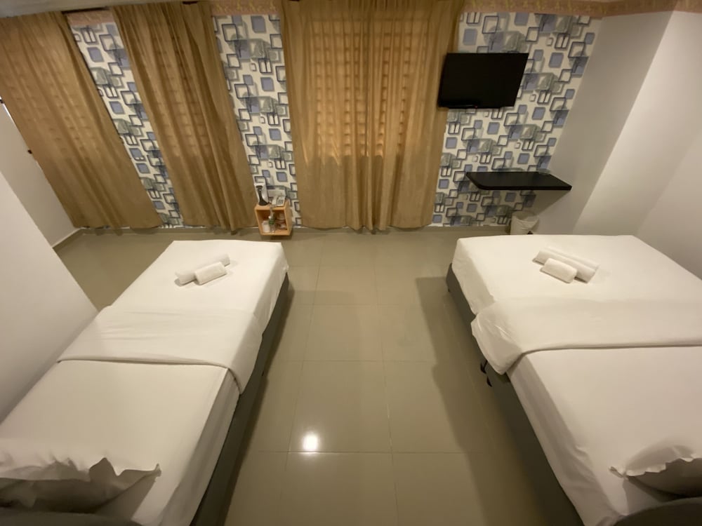 Shobi Hotel 33/48