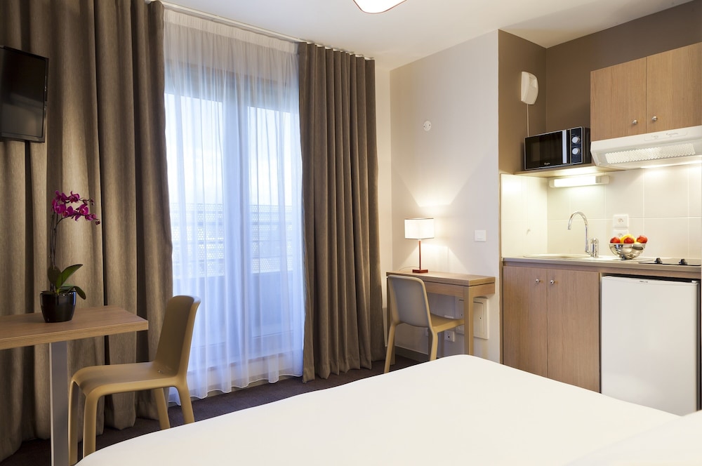 Neho Suites Porte de Geneve Gare Annemasse 17/30