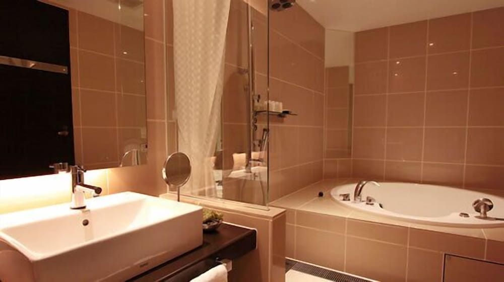 Kizashi The Suite 46/49