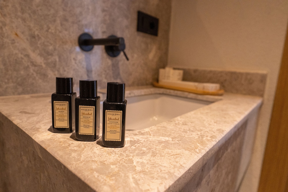 Leone Cunda Edition Otel(+12) 15/38