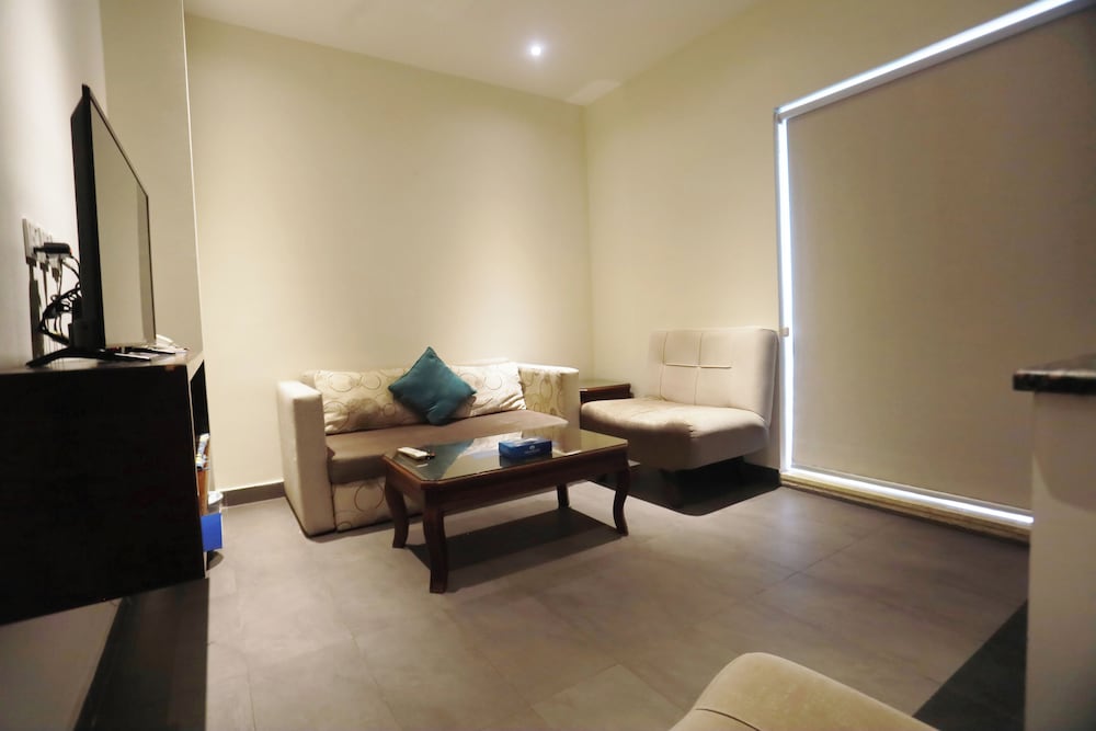 Naylover Hotel Suites 34/50