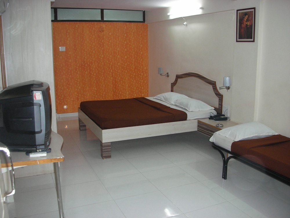 Hotel Royale Heritage 35/50