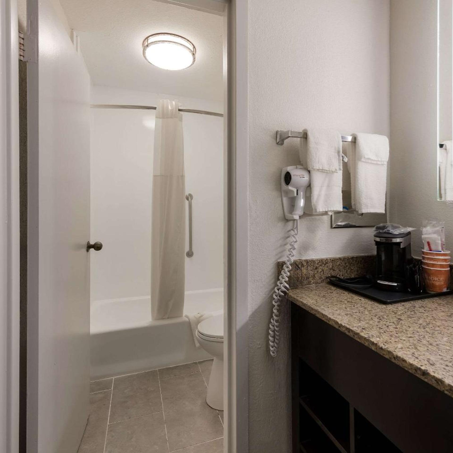 Room, 2 Double Beds, Ground Floor, Quality Inn Orange Park Jacksonville FL 3/5
