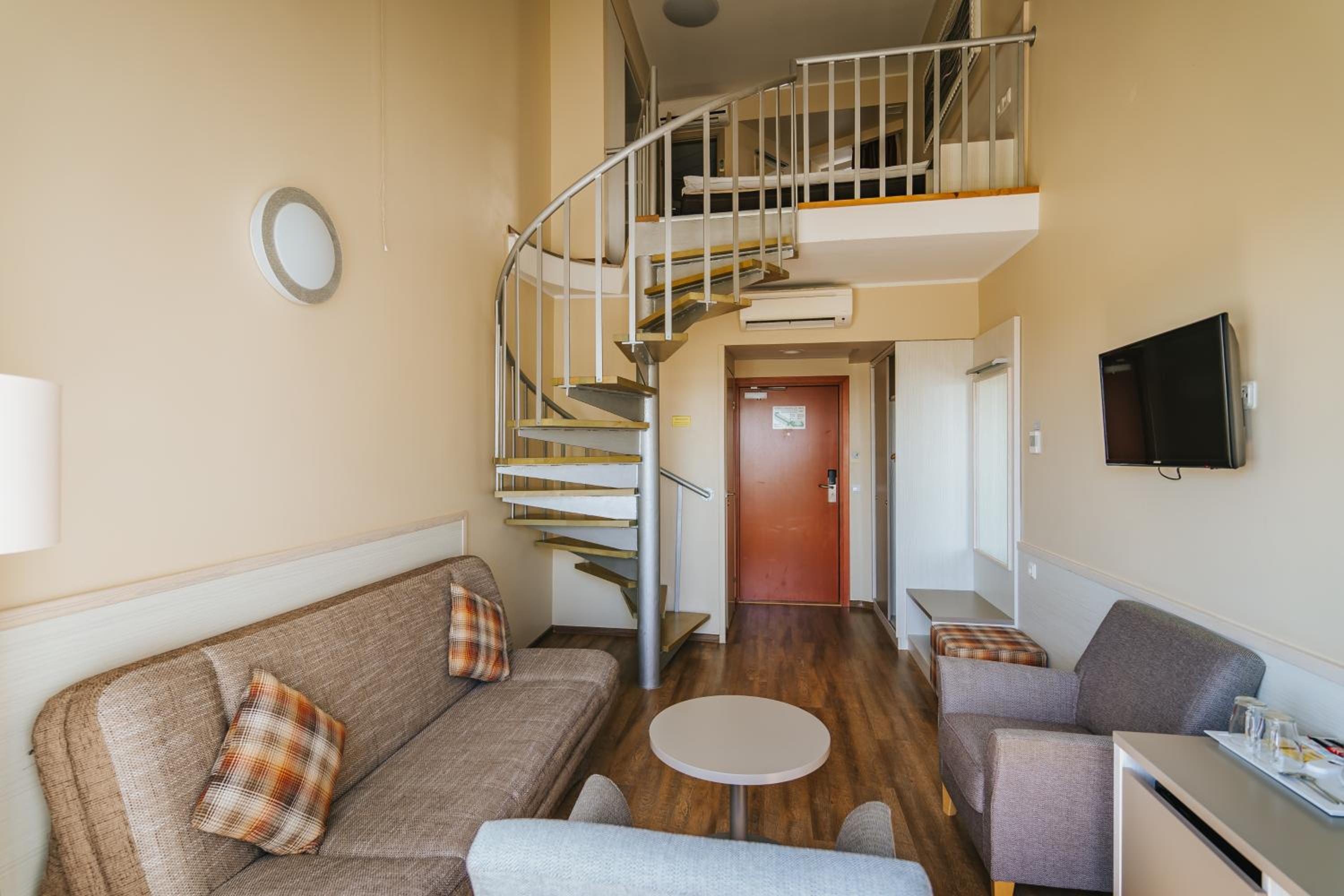 Hestia Hotel Strand 49/89