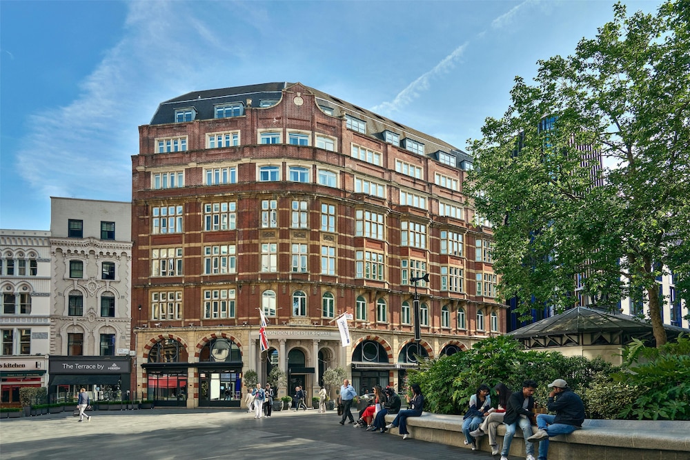 Radisson Blu Hotel London Leicester Square 44/49
