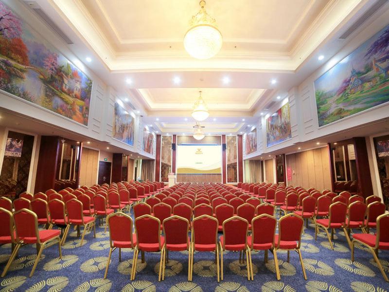 Vienna Hotel (Guangzhou Hanxi Changlong Park Branch) 47/51