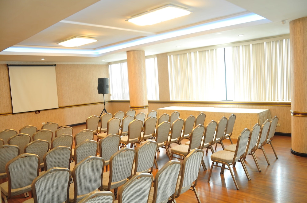 Kingdom Hotel Lima 43/50