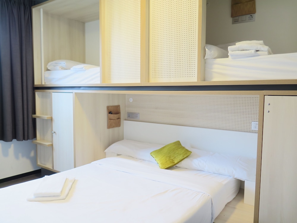 Koisi Hostel 16/60