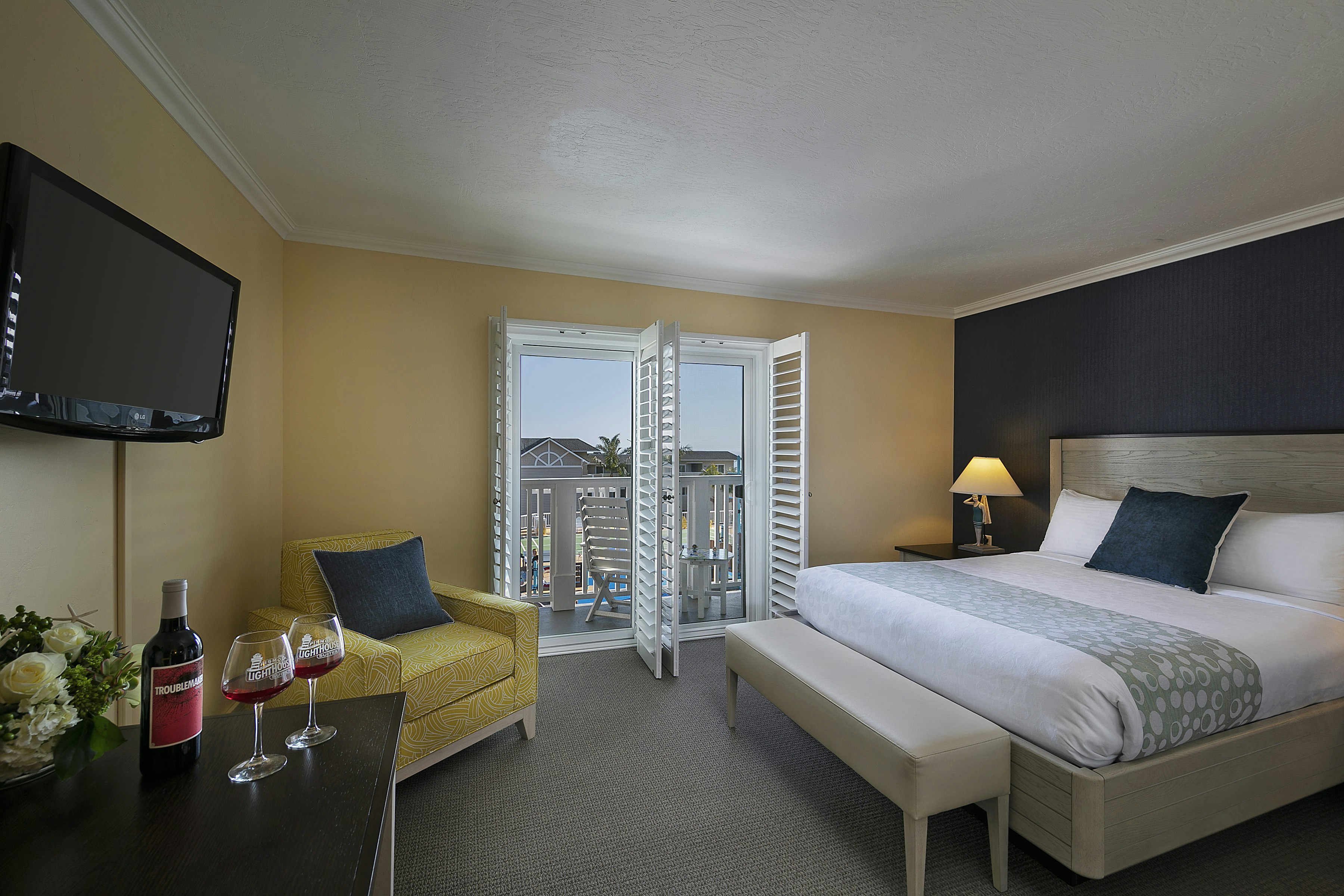 1 Bedroom, King Bed, Ocean Front, Patio, Accessible