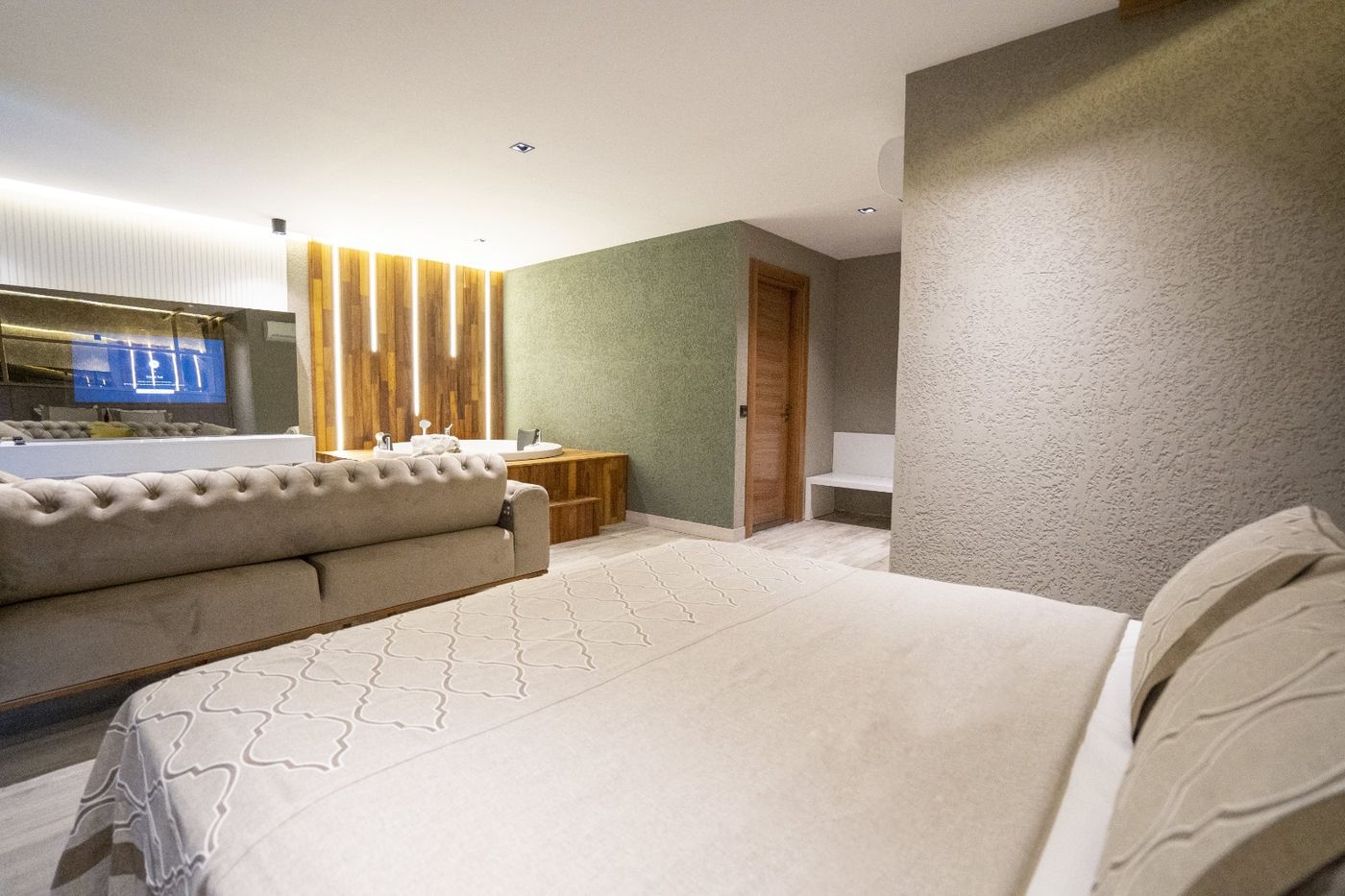 Garden, Deluxe, Hot Tub