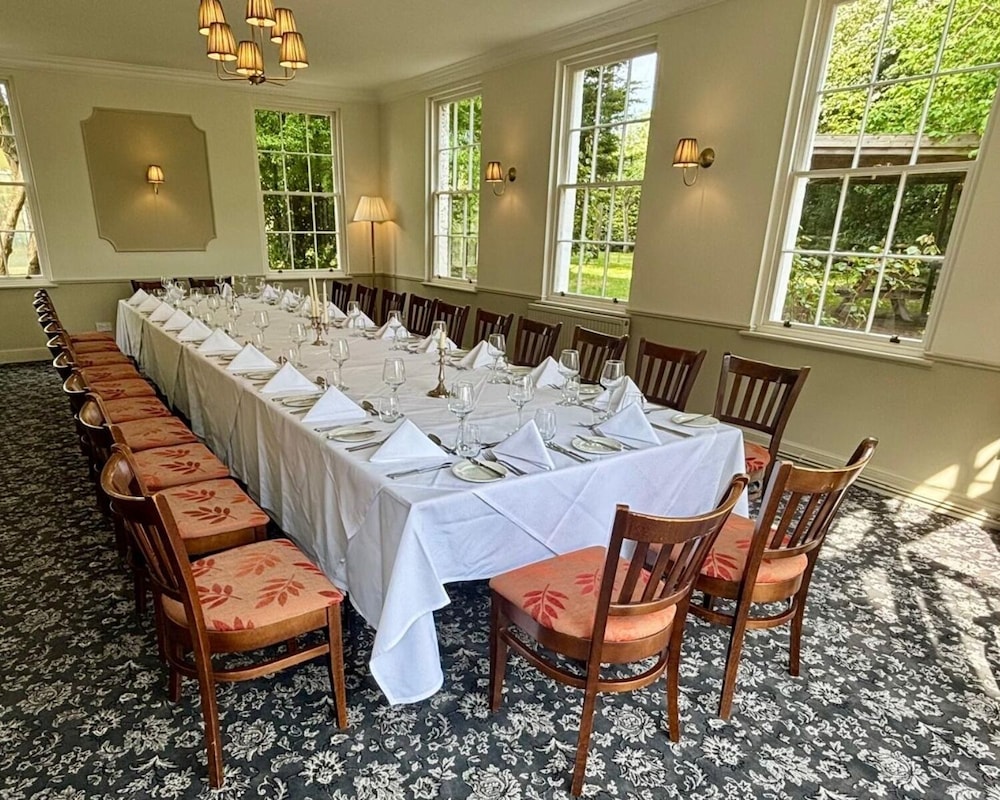 Corse Lawn House Hotel 39/49