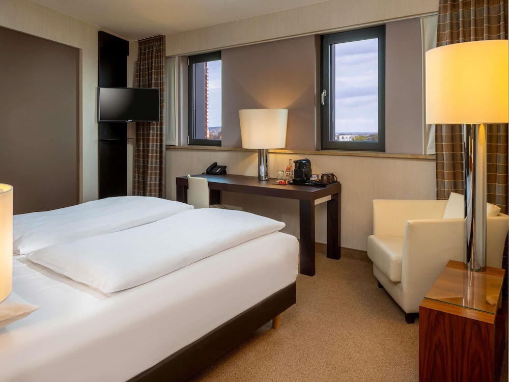 Movenpick Hotel Hamburg 30/76