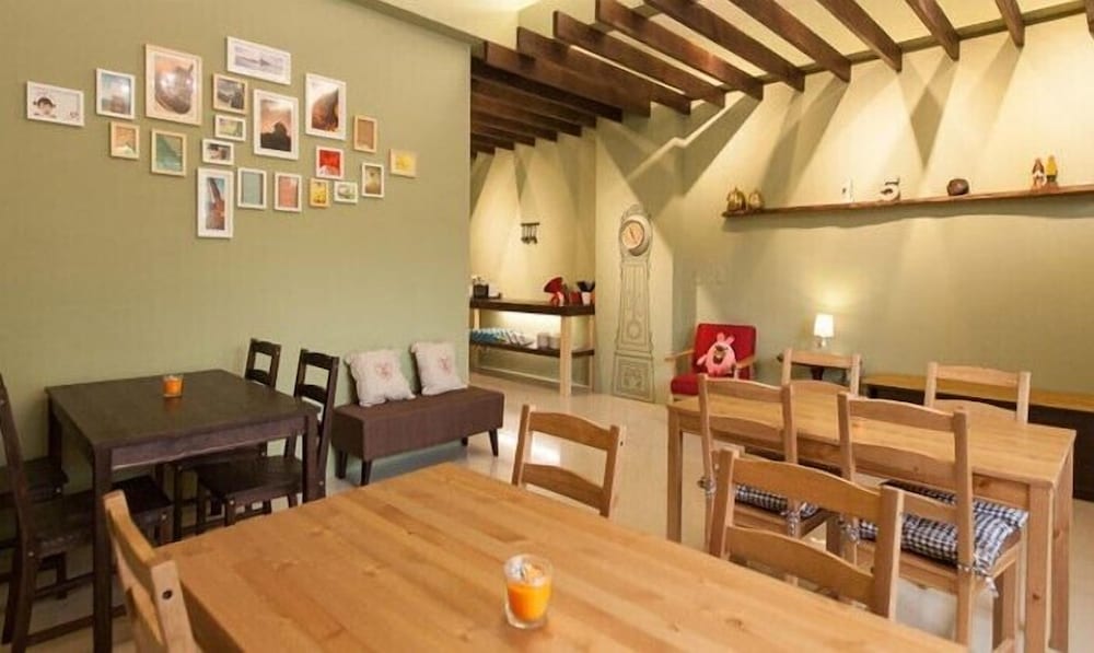 I'm Here B&amp;B 33/47