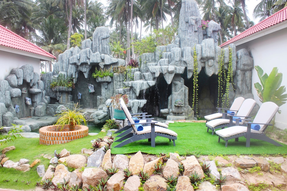 Lotus Garden Resort 47/55