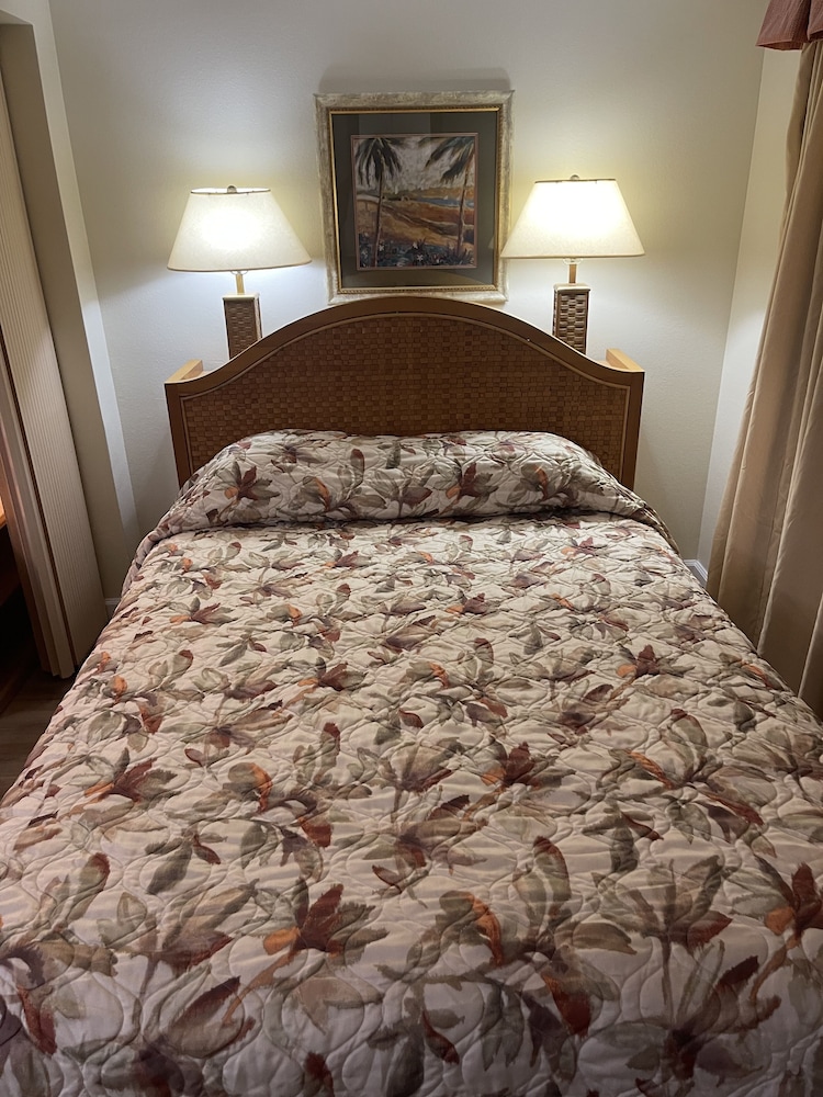 Destin Holiday Beach Resort 46/50