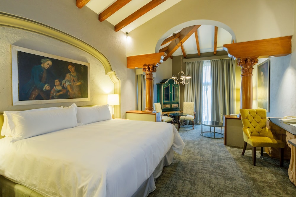 GRAND, GRAN CLASE, SUITE, KING BED