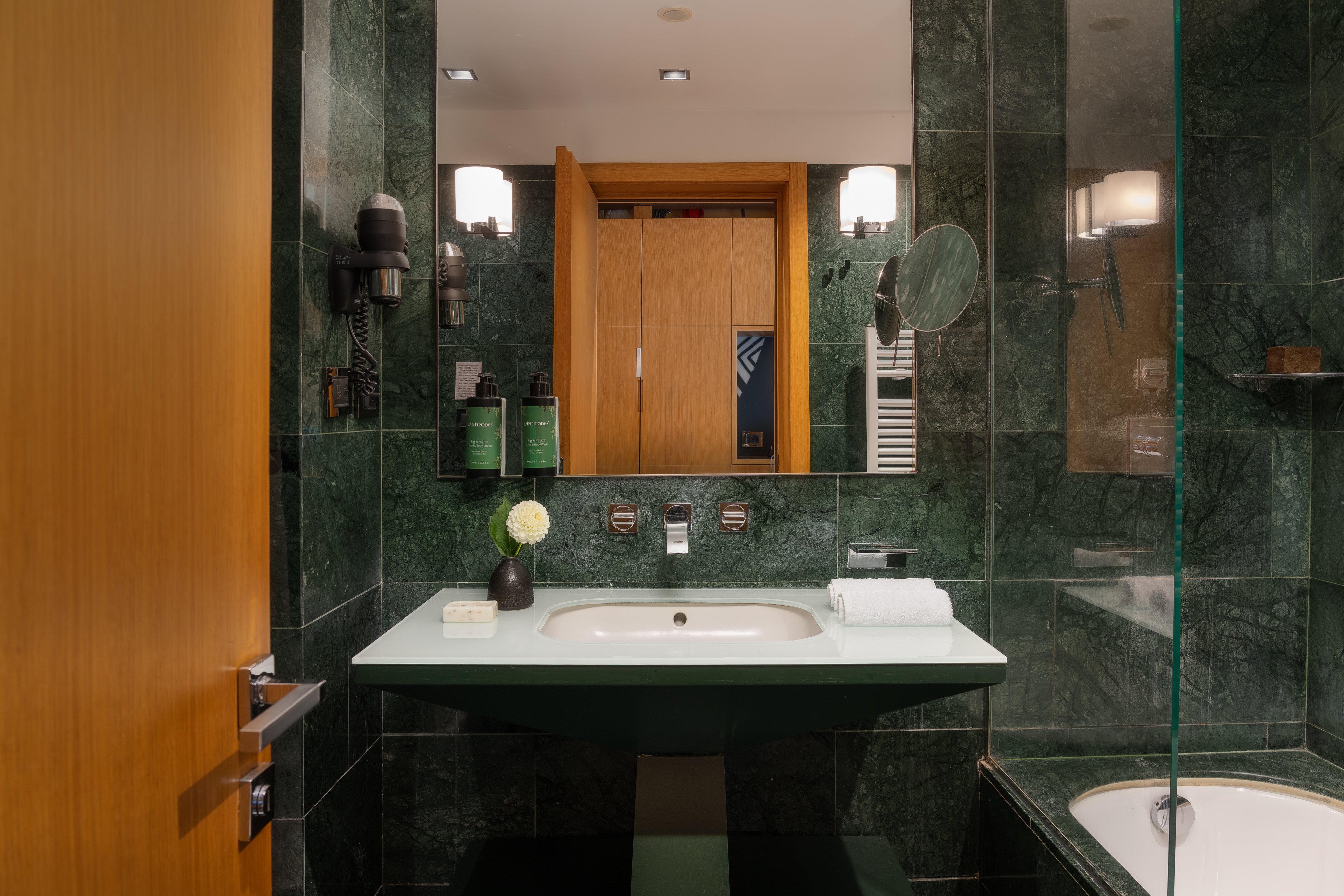 Crowne Plaza Milan City 80/80