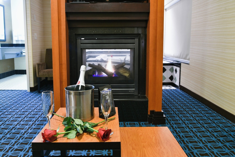 Fairfield Inn & Suites Hartford Airport 7/34