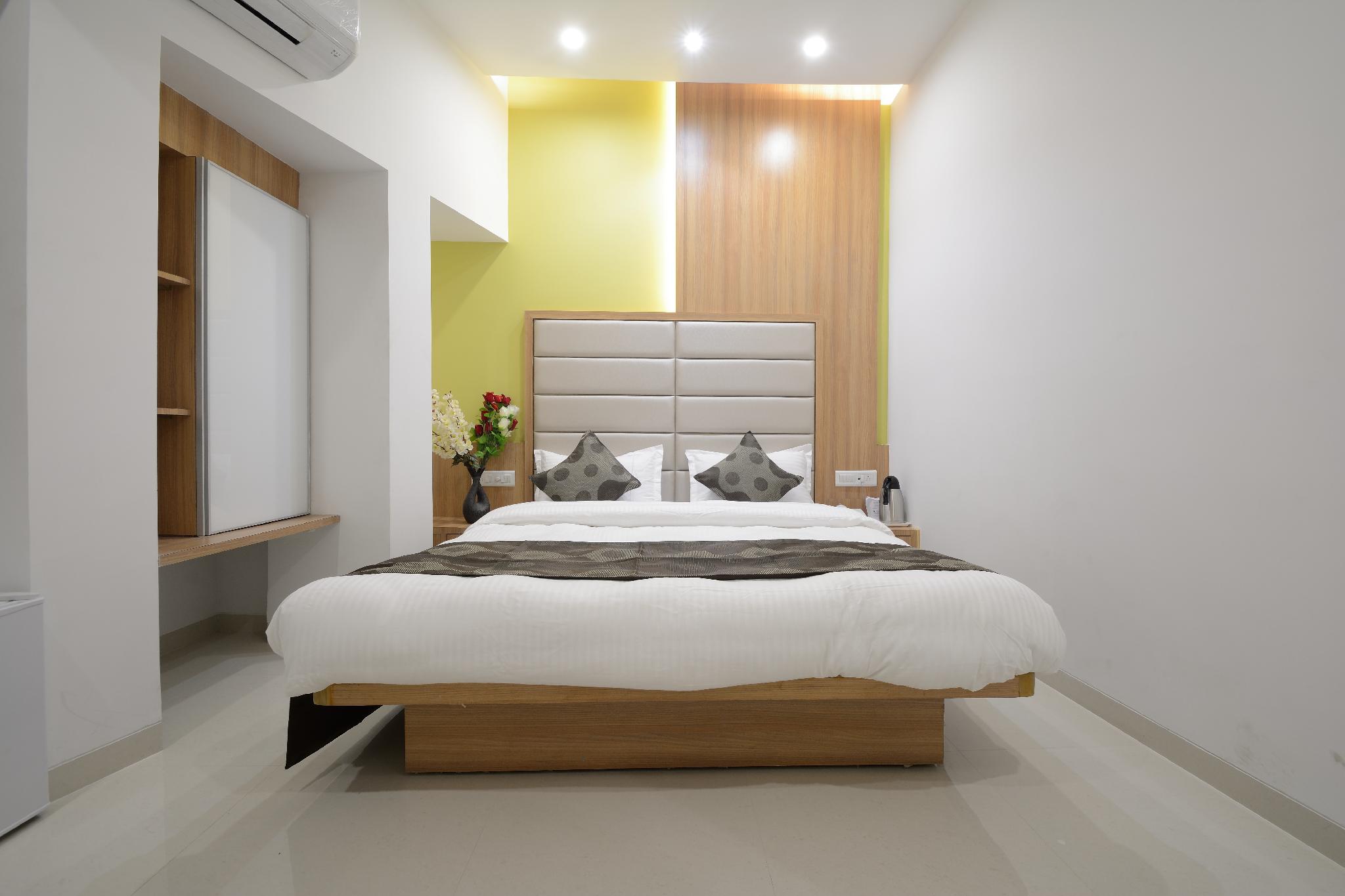 Super, Deluxe, Double Bed