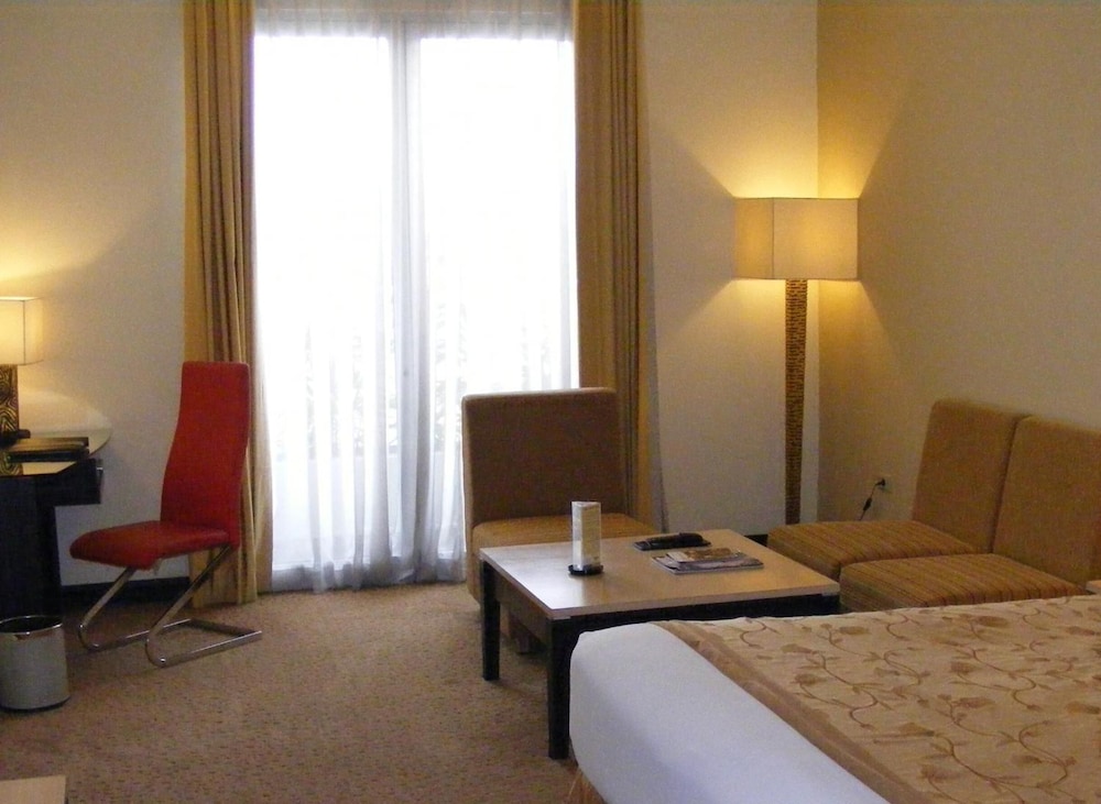 Golden Flower Hotel 12/49