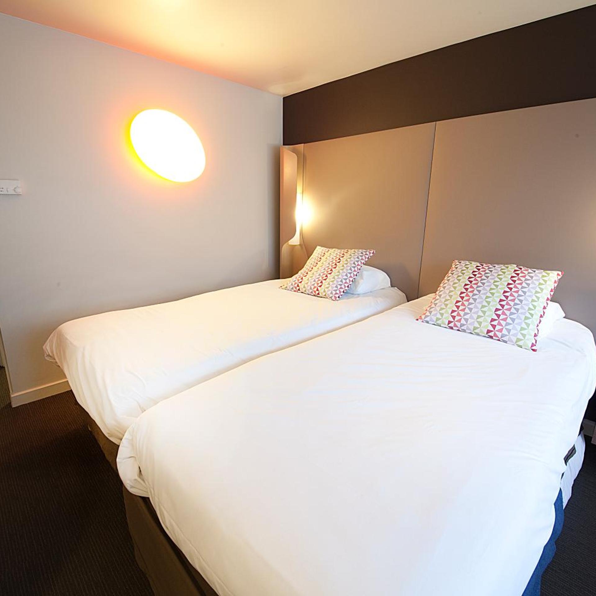 Room, Twin Beds