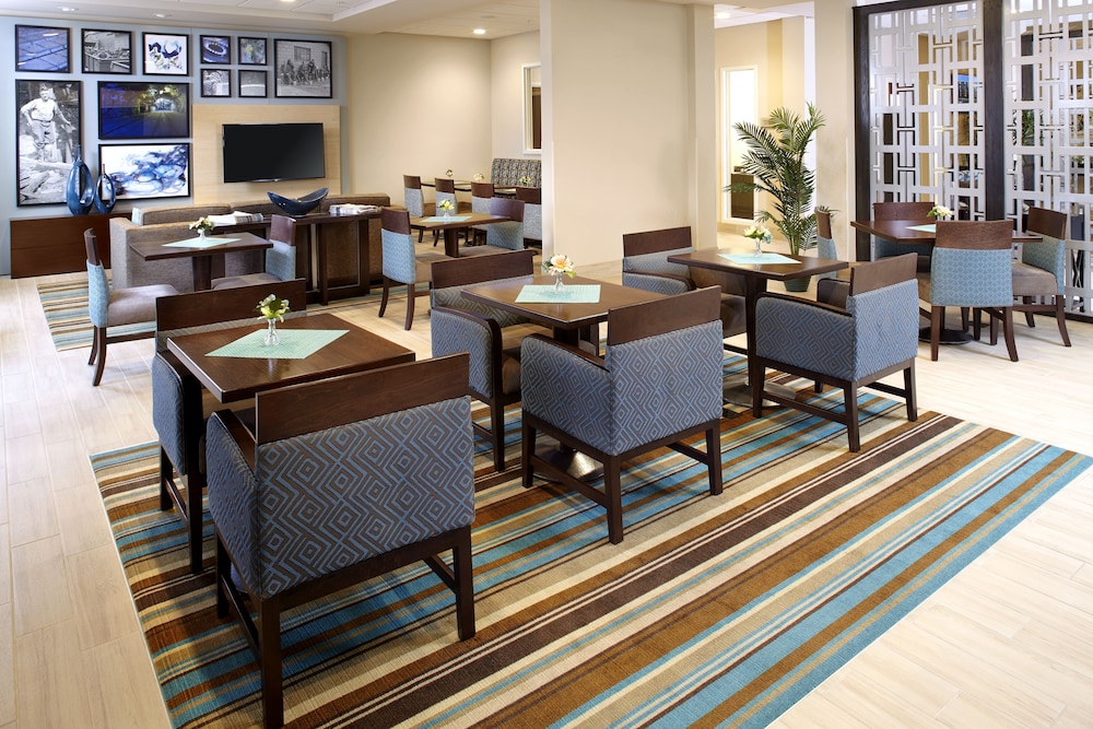 Hawthorn Suites By Wyndham Wheeling At the Highlands 27/45