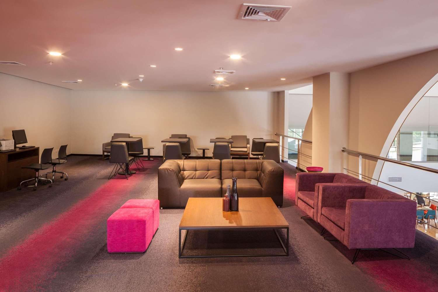 Radisson Hotel Santa Cruz 34/63