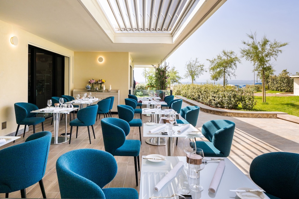 Cala Beach Resort 40/65