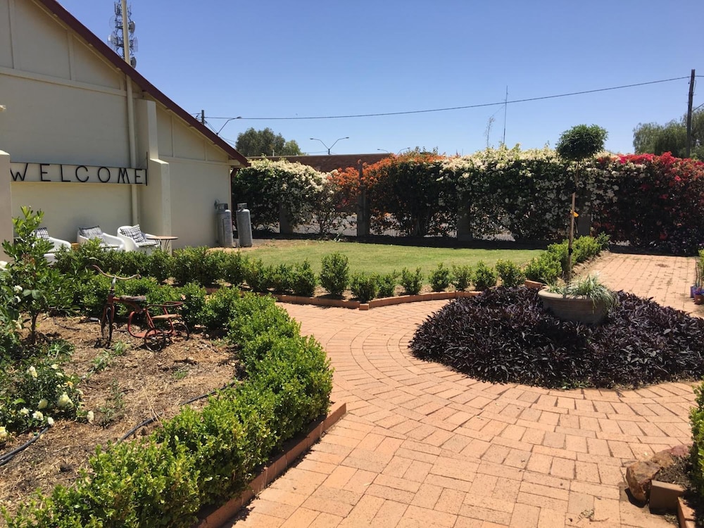 Club Boutique Hotel Cunnamulla 42/50