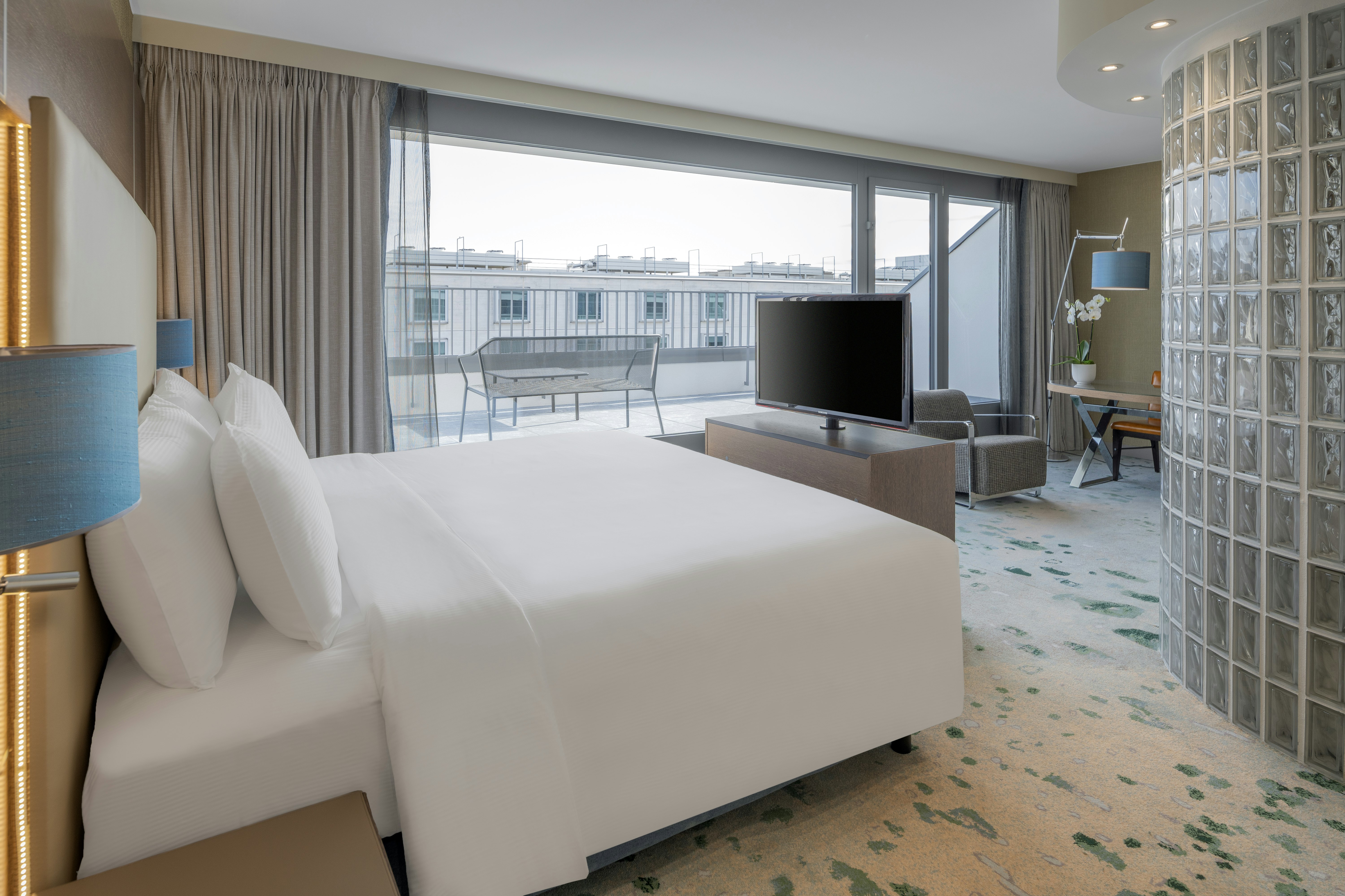 1 Bedroom, Deluxe, Suite, King Bed