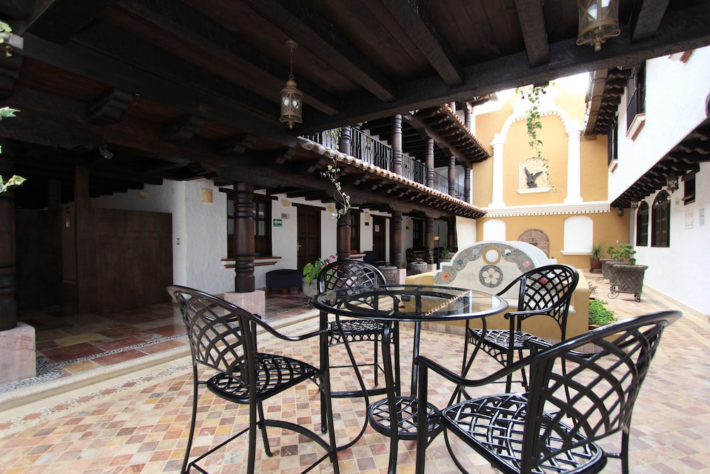 Plaza San Cristobal Inn 33/50