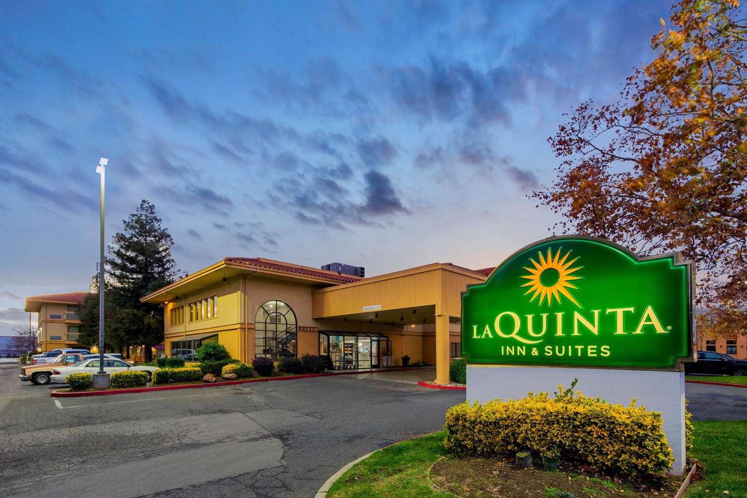 La Quinta Inn & Suites by Wyndham Oakland - Hayward 1/34