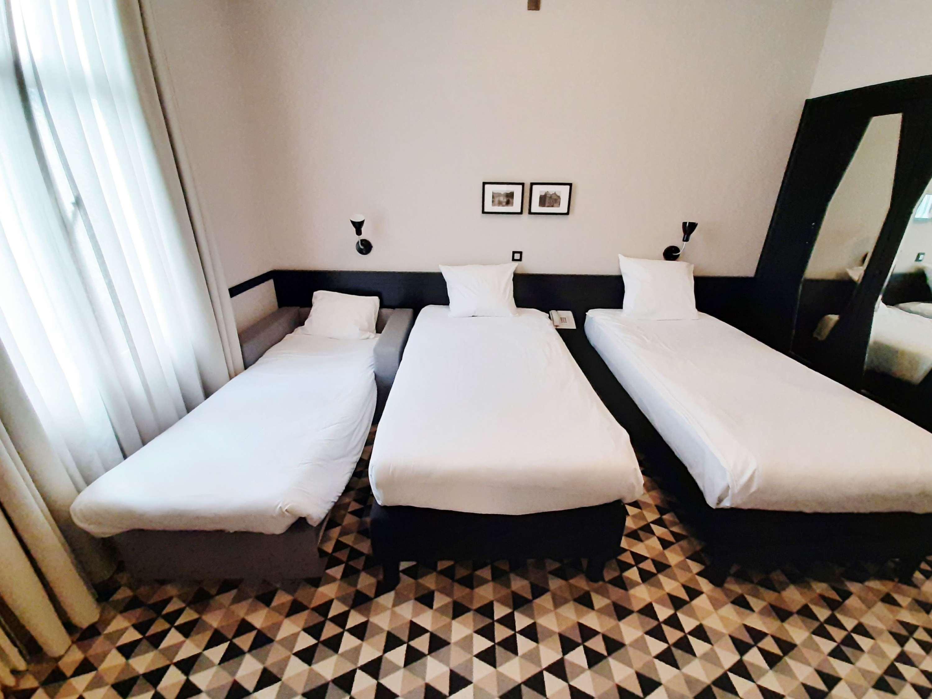 SUPERIOR, TWIN BEDS, SOFA