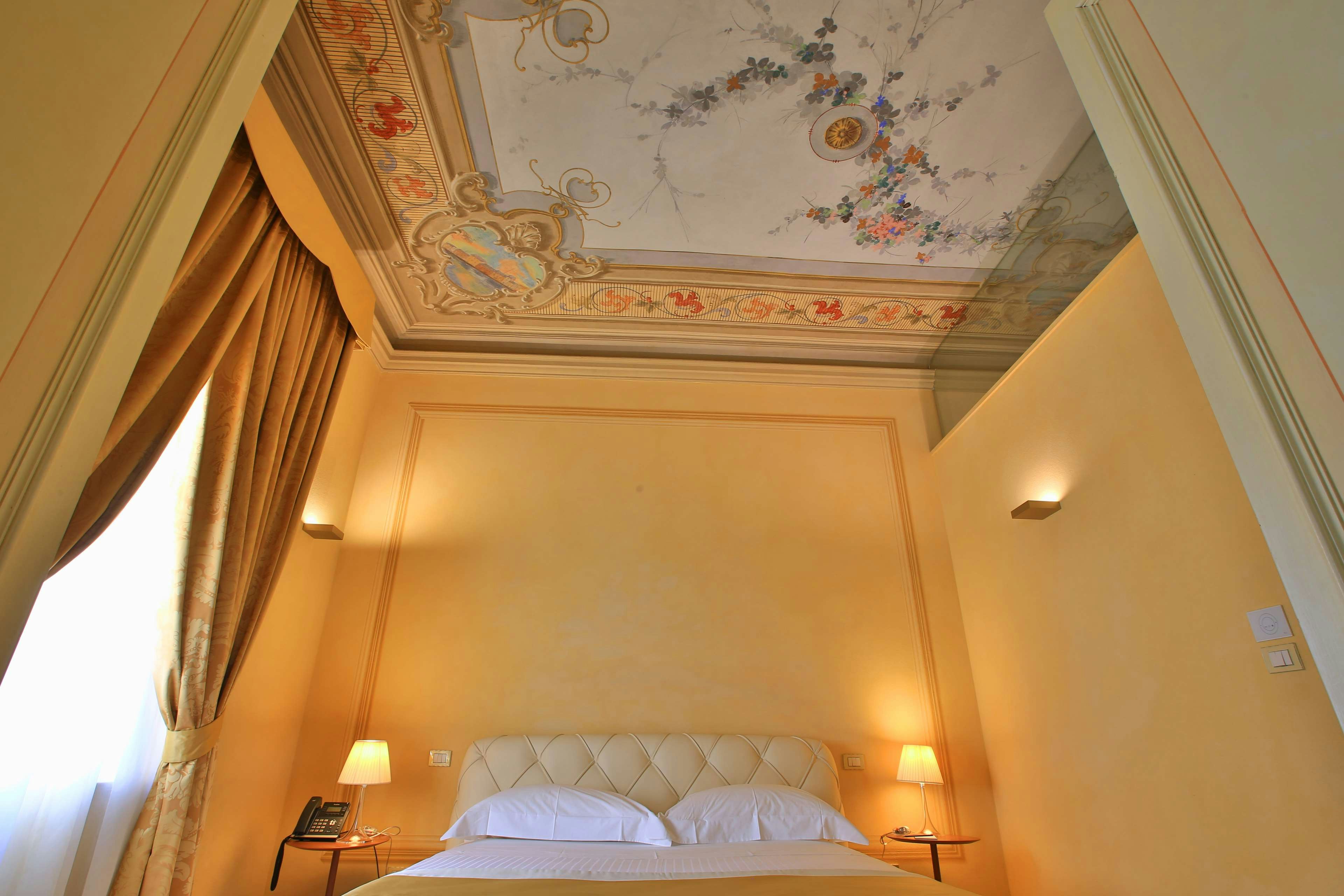 Hotel Rua Frati 48 in San Francesco 14/50
