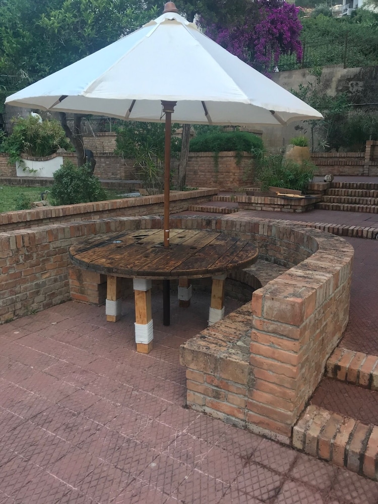 Villa Delle Rondini 44/50