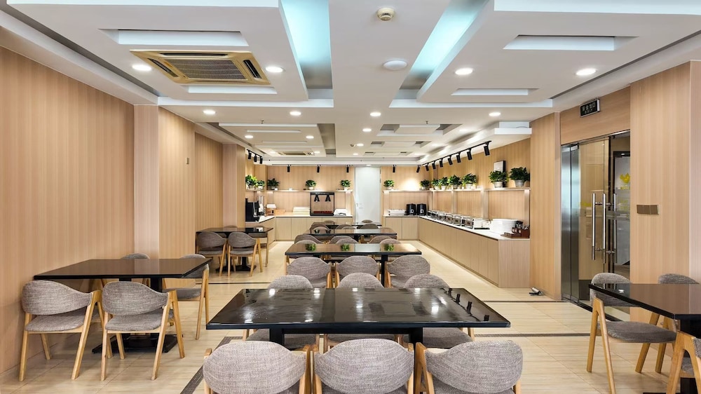 Joyful Star Hotel Pudong Airport Chenyang 48/58